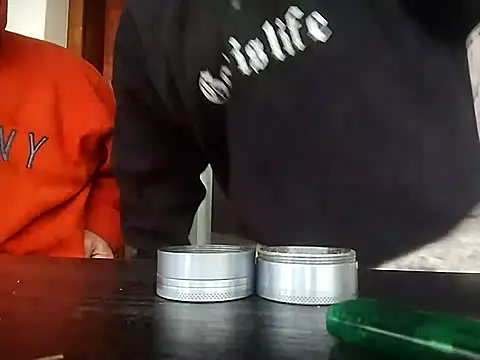 Snapshot of Dracomf chatting on 6, 11, 2025 Dracomf online show from 6, 11, 2025