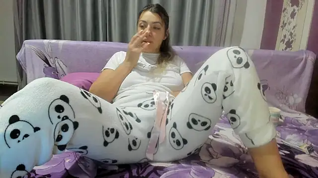 Snapshot of Dyana_Kaylinn chatting on 6, 12, 2024 Dyana Kaylinn online show from 6, 12, 2024