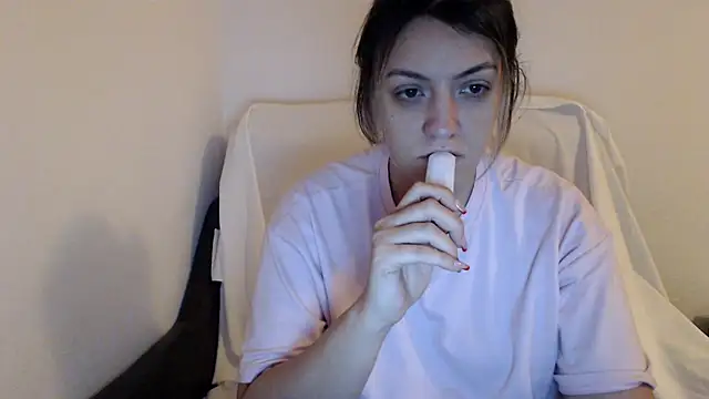 Snapshot of Dyana_Kaylinn chatting on 25, 12, 2024 Dyana Kaylinn online show from 25, 12, 2024