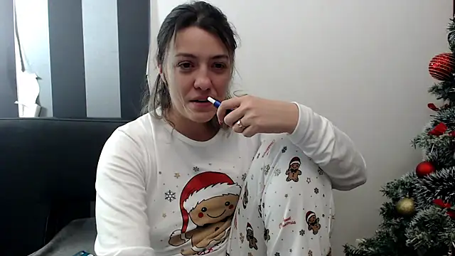 Snapshot of Dyana_Kaylinn chatting on 30, 12, 2024 Dyana Kaylinn online show from 30, 12, 2024