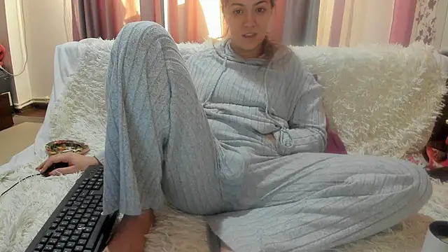 Snapshot of Dyana_Kaylinn chatting on 7, 1, 2025 Dyana Kaylinn online show from 7, 1, 2025