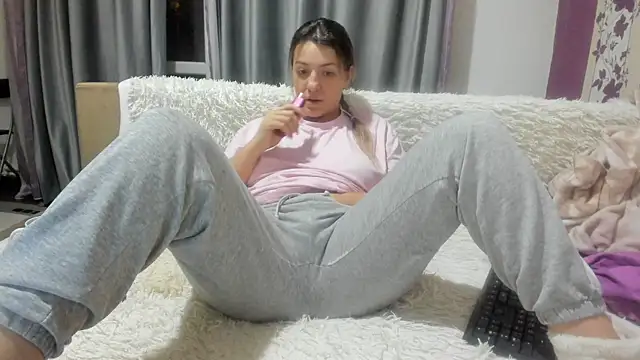 Snapshot of Dyana_Kaylinn chatting on 18, 1, 2025 Dyana Kaylinn online show from 18, 1, 2025