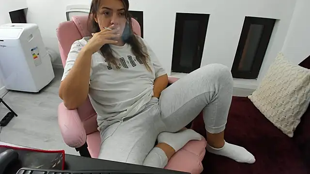 Snapshot of Dyana_Kaylinn chatting on 29, 9, 2025 Dyana Kaylinn online show from 29, 9, 2025