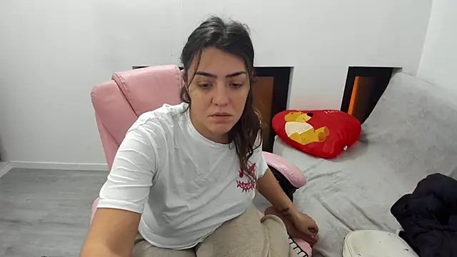 Dyana Kaylinn online show from 16, 1, 2026