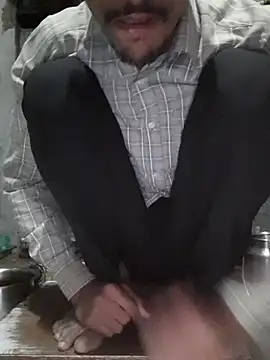 Snapshot of Burhade-- chatting on 16, 11, 2025 Burhade-- online show from 16, 11, 2025