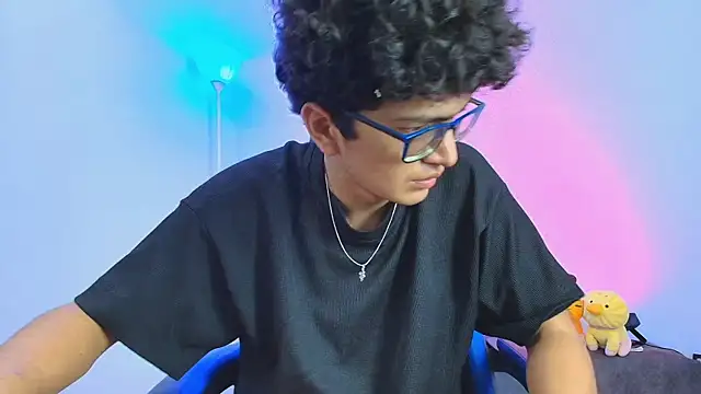 TylerWhite  online show from 4, 12, 2025