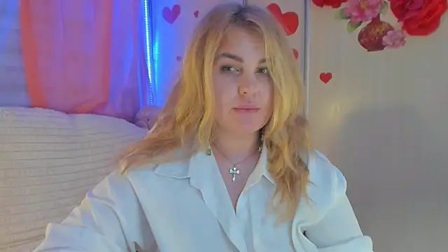 CoraSwon online show from 6, 3, 2025