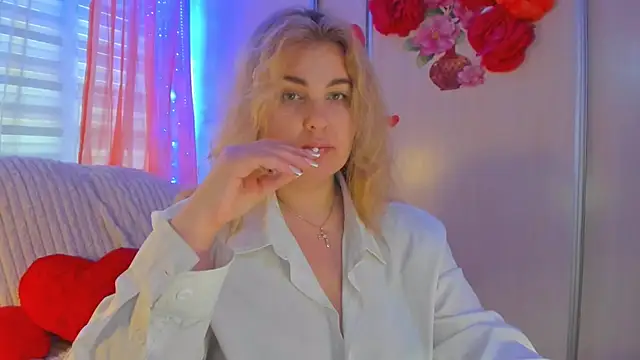 CoraSwon online show from 11, 3, 2025