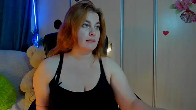 Snapshot of CoraSwon chatting on 8, 6, 2026 CoraSwon online show from 8, 6, 2026