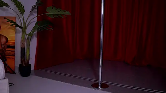 Snapshot of NatyDesiree chatting on 8, 2, 2026 NatyDesiree online show from 8, 2, 2026