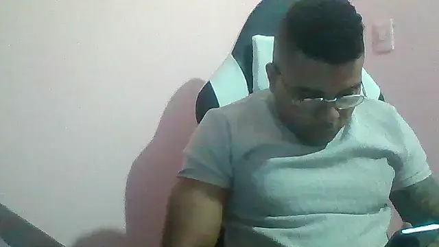 Snapshot of SaucyAffair0 chatting on 5, 7, 2026 SaucyAffair0 online show from 5, 7, 2026