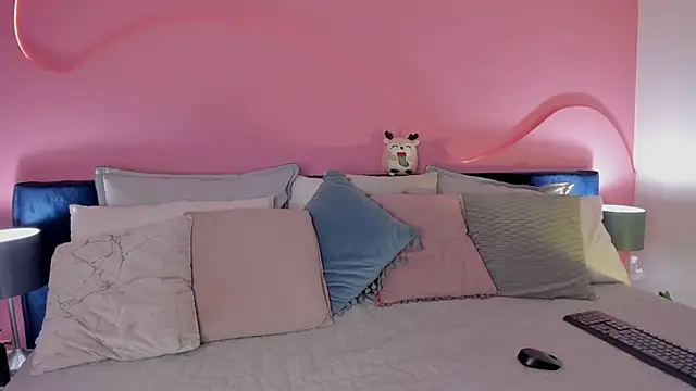 Alaia Manson online show from 22, 2, 2025