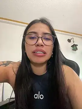 Snapshot of SaritaHot_69 chatting on 10, 1, 2025 SaritaHot 69 online show from 10, 1, 2025