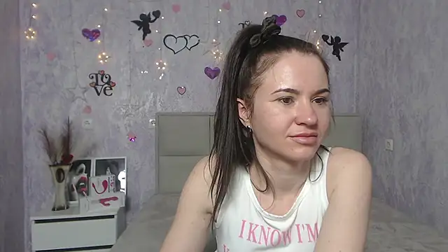 Snapshot of KaraCriegs chatting on 23, 2, 2025 KaraCriegs online show from 23, 2, 2025