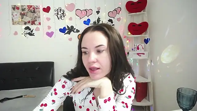 Snapshot of KaraCriegs chatting on 27, 2, 2025 KaraCriegs online show from 27, 2, 2025