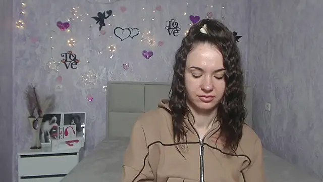 Snapshot of KaraCriegs chatting on 4, 3, 2025 KaraCriegs online show from 4, 3, 2025