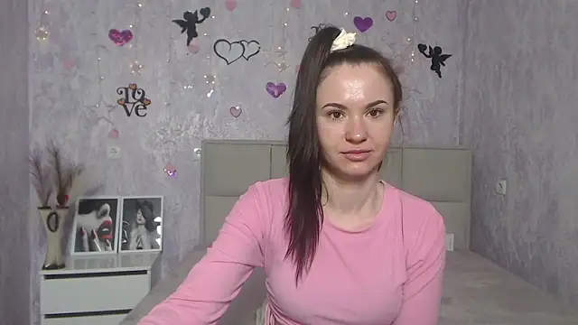 Snapshot of KaraCriegs chatting on 7, 3, 2025 KaraCriegs online show from 7, 3, 2025