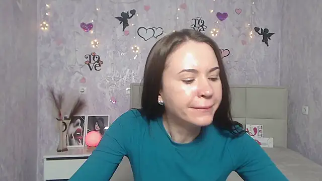 Snapshot of KaraCriegs chatting on 9, 3, 2025 KaraCriegs online show from 9, 3, 2025