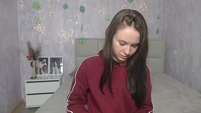 Snapshot of KaraCriegs chatting on 15, 3, 2025 KaraCriegs online show from 15, 3, 2025