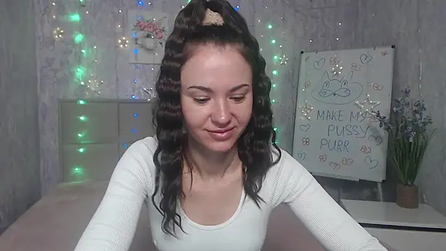 Snapshot of KaraCriegs chatting on 4, 10, 2025 KaraCriegs online show from 4, 10, 2025