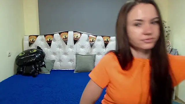 Snapshot of KaraCriegs chatting on 17, 10, 2025 KaraCriegs online show from 17, 10, 2025