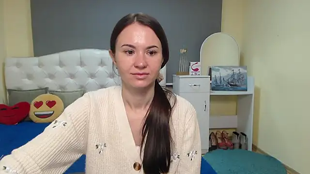 Snapshot of KaraCriegs chatting on 11, 11, 2025 KaraCriegs online show from 11, 11, 2025