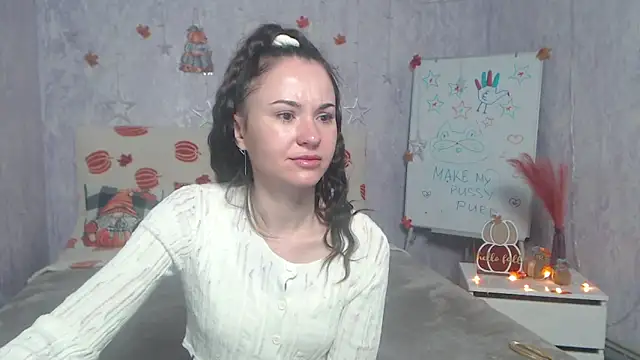 Snapshot of KaraCriegs chatting on 14, 11, 2025 KaraCriegs online show from 14, 11, 2025