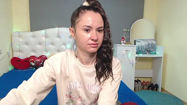 Snapshot of KaraCriegs chatting on 5, 12, 2025 KaraCriegs online show from 5, 12, 2025