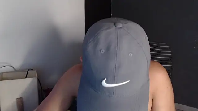 Snapshot of harold_18_ chatting on 21, 4, 2026 harold 18 online show from 21, 4, 2026