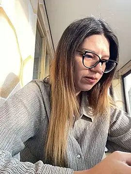 NadiraNoor online show from 21, 10, 2025