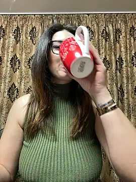 NadiraNoor online show from 5, 4, 2026