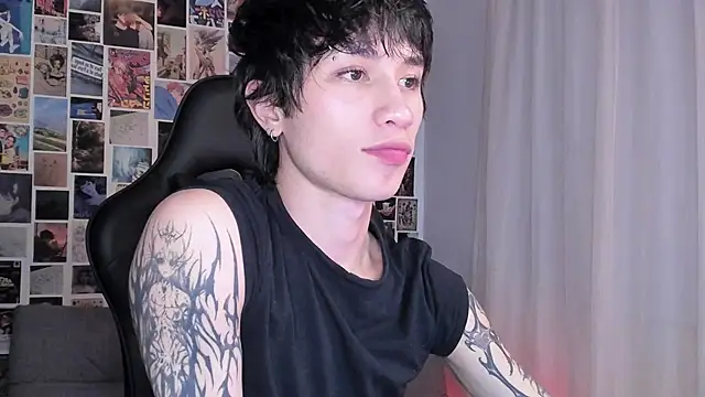 Snapshot of liamelf chatting on 6, 3, 2025 liamelf online show from 6, 3, 2025