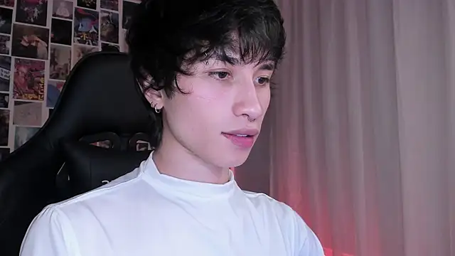 Snapshot of liamelf chatting on 8, 3, 2025 liamelf online show from 8, 3, 2025