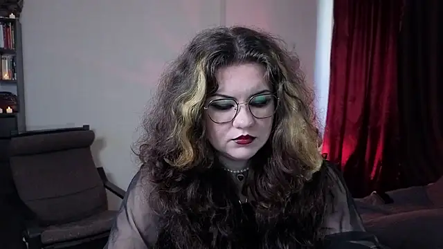 Snapshot of Laura_Karamazov chatting on 27, 9, 2025 Laura Karamazov online show from 27, 9, 2025