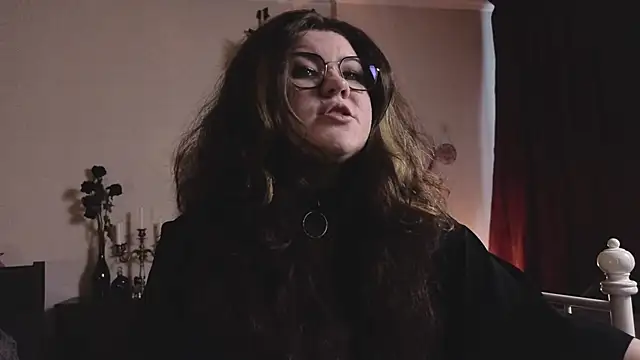 Snapshot of Laura_Karamazov chatting on 11, 2, 2026 Laura Karamazov online show from 11, 2, 2026