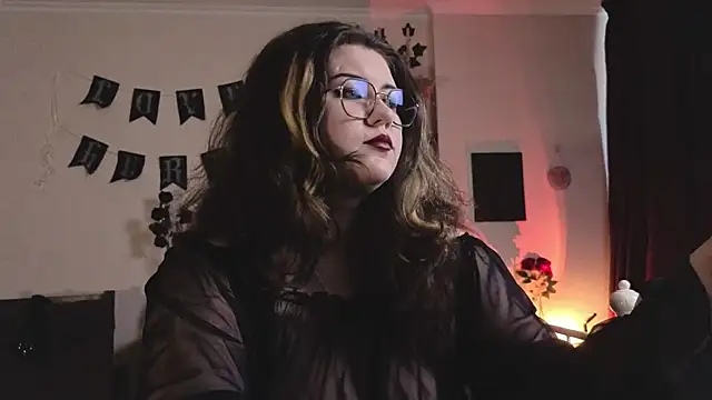 Snapshot of Laura_Karamazov chatting on 13, 2, 2026 Laura Karamazov online show from 13, 2, 2026