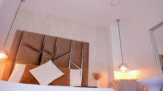 Martinaa Jones  online show from 2, 2, 2026