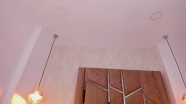 Martinaa Jones  online show from 31, 3, 2026