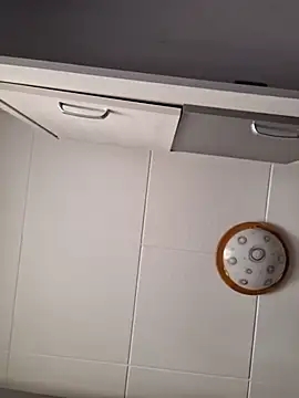 Javier bear online show from 24, 9, 2025