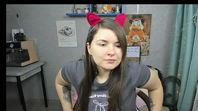 Snapshot of LineraPitts chatting on 2, 1, 2025 LineraPitts online show from 2, 1, 2025