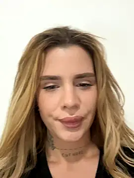 EmiliaCatalina online show from 2, 12, 2025