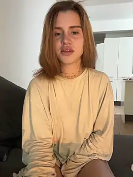 EmiliaCatalina online show from 11, 3, 2026