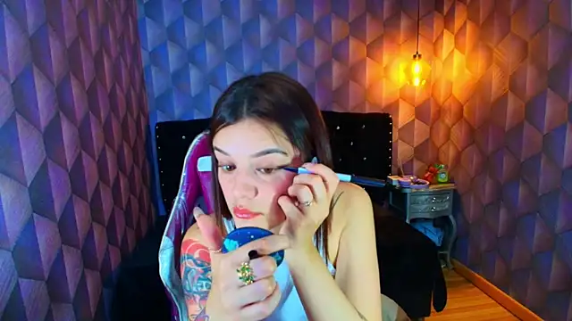 LiaHarryis online show from 2, 4, 2026