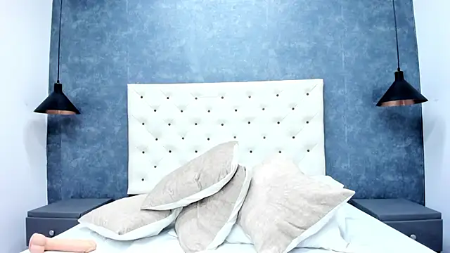 NICOLSKINNY1 online show from 8, 10, 2025