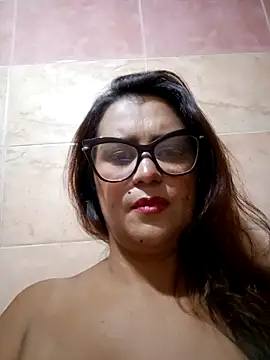 TwoMina online show from 17, 4, 2026