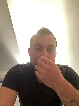 Snapshot of cosmin9000 chatting on 14, 6, 2026 cosmin9000 online show from 14, 6, 2026
