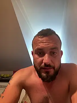 Snapshot of cosmin9000 chatting on 3, 7, 2026 cosmin9000 online show from 3, 7, 2026