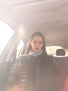 LauraBaby online show from 9, 4, 2026