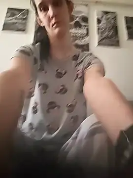 LauraBaby online show from 10, 4, 2026