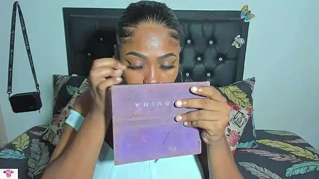 miss-jackson1 online show from 10, 1, 2025